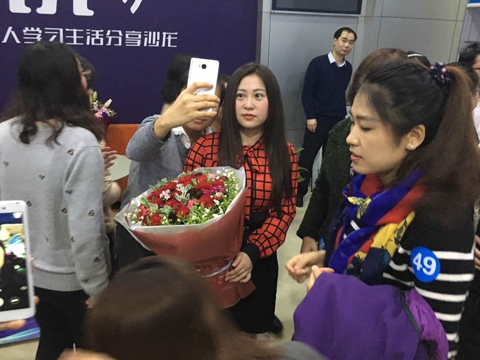 學員和蘇蘇老師合影留念